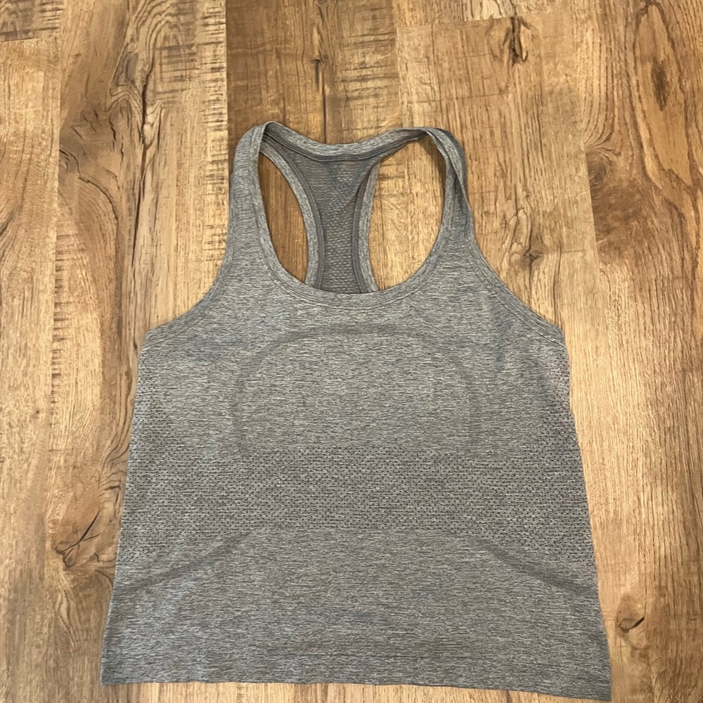 Lululemon tank. Size 8. Like new